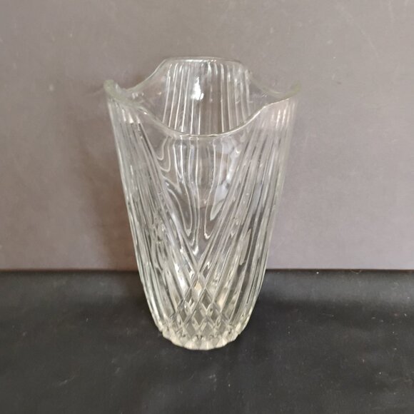 EO Brody Vintage Crosshatch Vase - Picture 2 of 4